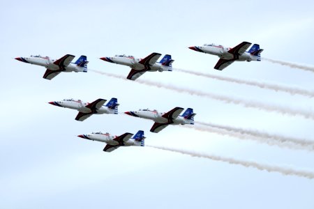 Six Thundertigers AT-3 Arrow Formation Flight over Hualien AFB 20160813b