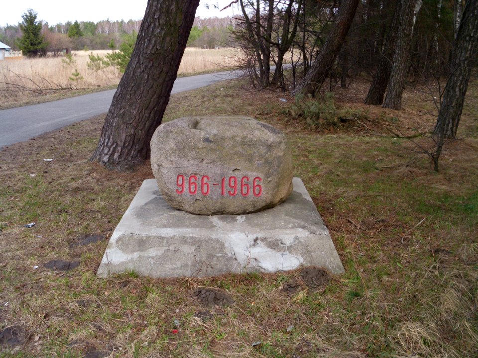 Skrobow-Kolonia Millennium Stone