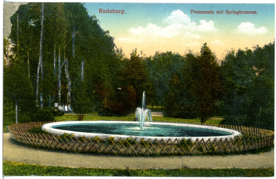 20006-Radeburg-1916-Promenade mit Springbrunnen-Brück & Sohn Kunstverlag