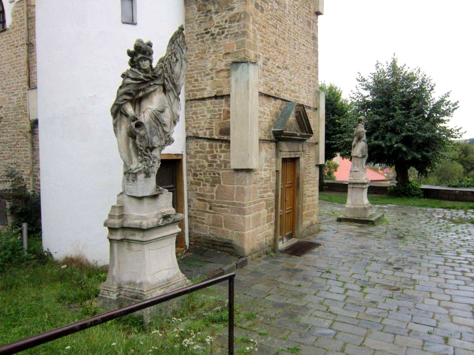 Socha svatého Floriana u kostela v Rosicích (Q62391226)