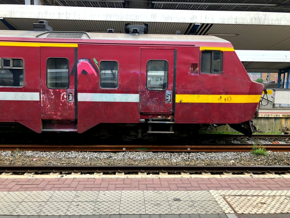 SNCB AM 840 en gare de Charleroi-Sud