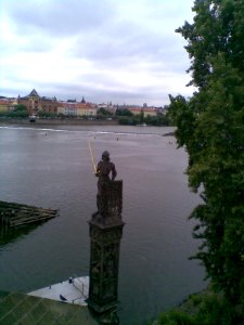 Socha Bruncvíka na karlově mostě