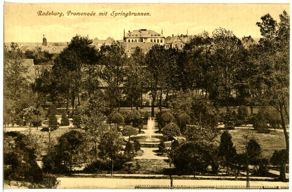 20003-Radeburg-1916-Promenade mit Springbrunnen-Brück & Sohn Kunstverlag
