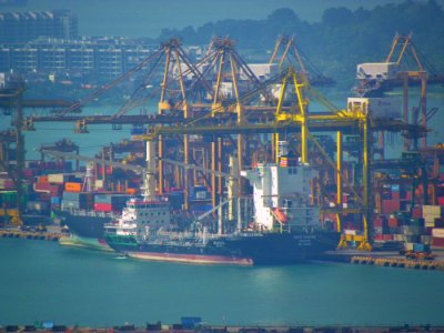 Sinar Sabang and Delphine Shipped in Singapore Port 20130209