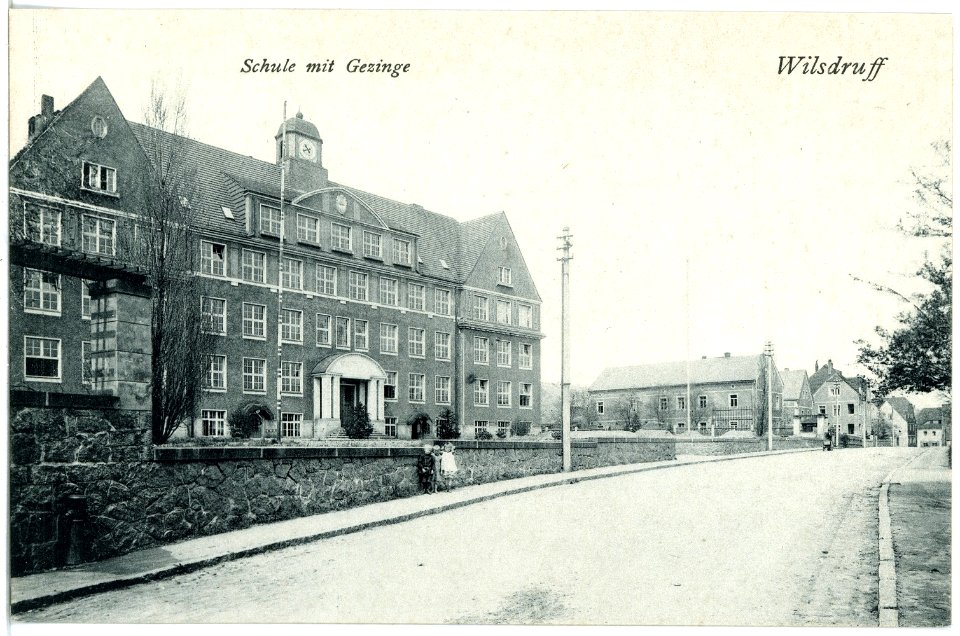 20757-Wilsdruff-1917-Schule mit Gezinge-Brück & Sohn Kunstverlag