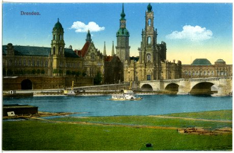 19122-Dresden-1915-Blick auf Ständehaus, Schloß, Hofkirche, Elbe-Brück & Sohn Kunstverlag