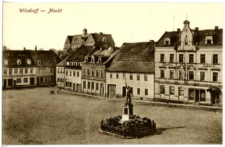 20761-Wilsdruff-1917-Markt mit Denkmal-Brück & Sohn Kunstverlag