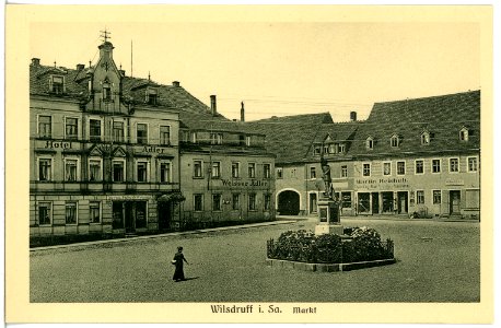 20754-Wilsdruff-1917-Markt mit Denkmal, Hotel Weißer Adler-Brück & Sohn Kunstverlag
