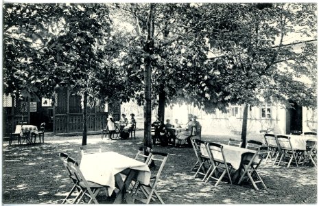 19095-Löbsal-1915-Garten des Jägerheims-Brück & Sohn Kunstverlag photo
