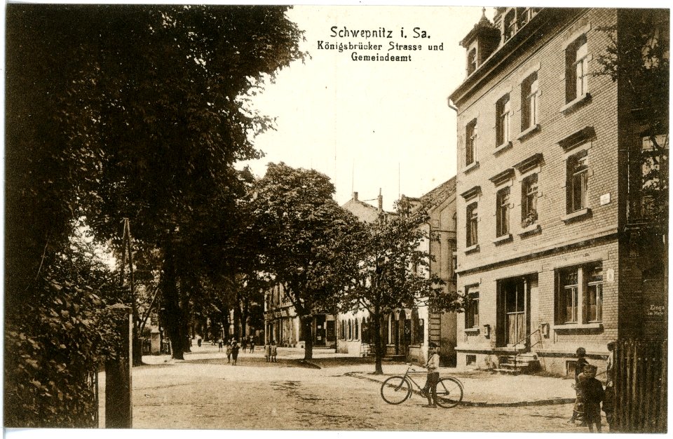 19580-Schwepnitz-1915-Königsbrücker Straße mit Gemeindeamt-Brück & Sohn Kunstverlag