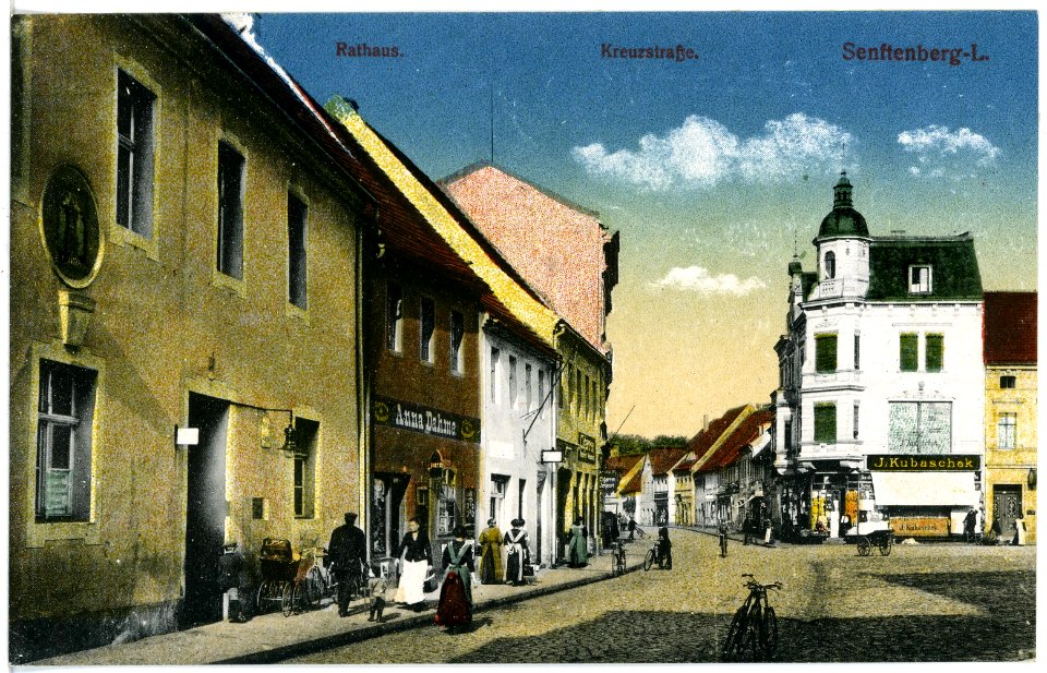 20433-Senftenberg-1917-Rathaus und Kreuzstraße-Brück & Sohn Kunstverlag