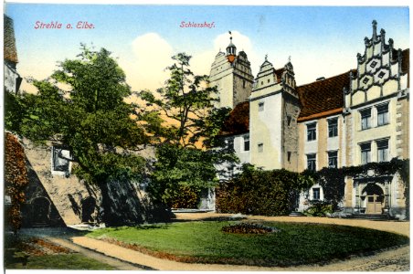 19566-Strehla-1915-Schloßhof-Brück & Sohn Kunstverlag
