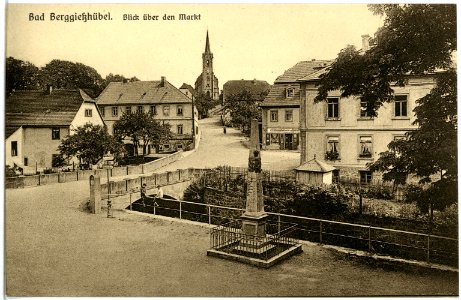 19622-Berggießhübel-1915-Blick über den Markt, Postmeilensäule-Brück & Sohn Kunstverlag