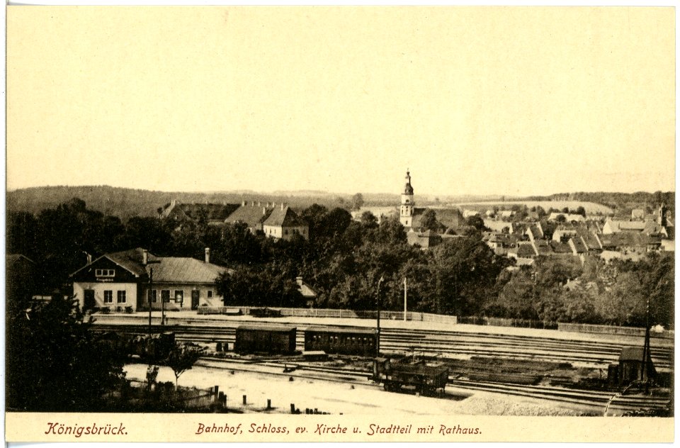 19469-Königsbrück-1915-Bahnhof, Schloß, evangelische Kirche und Stadtteil mit Rathaus-Brück & Sohn Kunstverlag