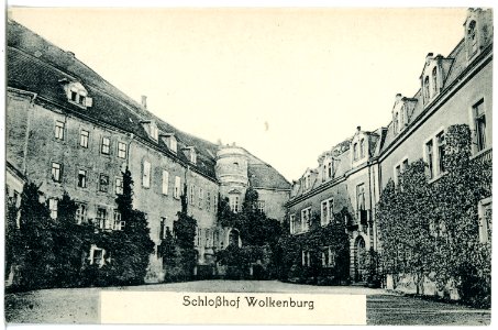 21596-Wolkenburg-1920-Schloßhof-Brück & Sohn Kunstverlag