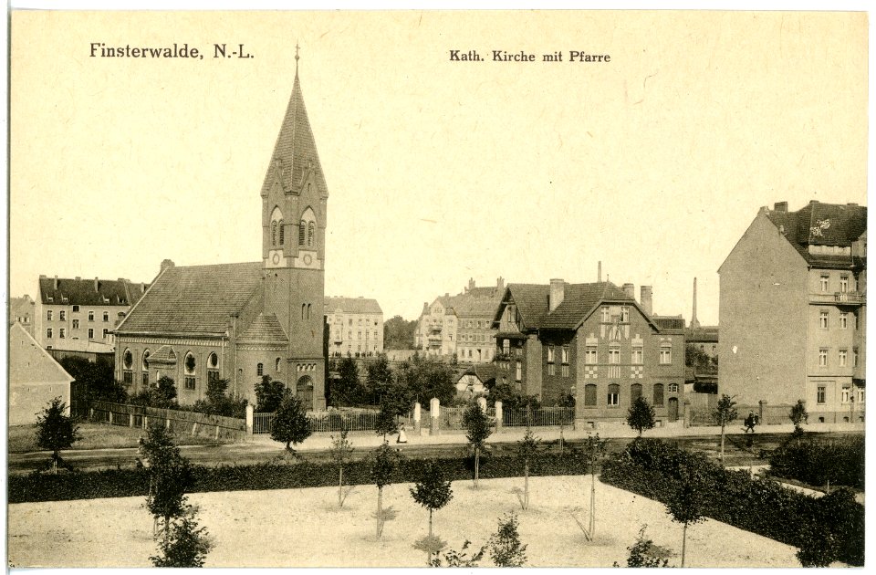 20694-Finsterwalde-1917-Katholische Kirche mit Pfarre-Brück & Sohn Kunstverlag