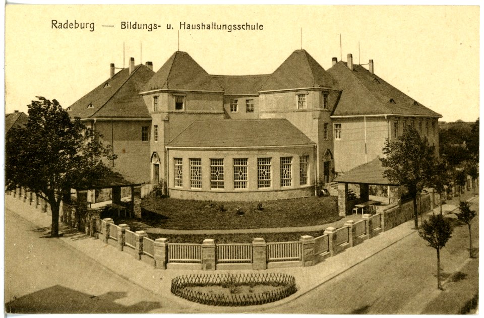 20727-Radeburg-1917-Bildungs- und Haushaltungsschule-Brück & Sohn Kunstverlag