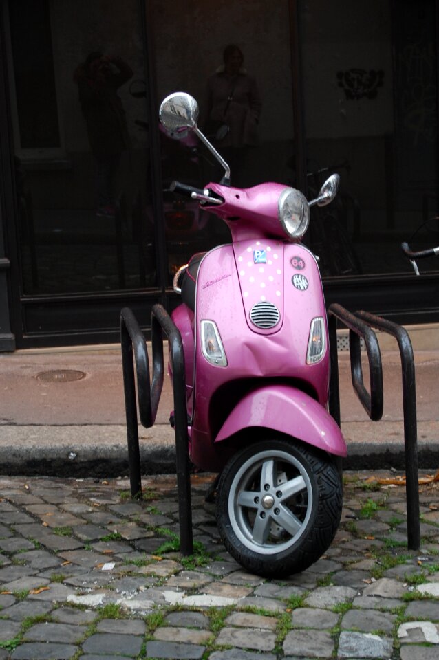 Moped scooter paris