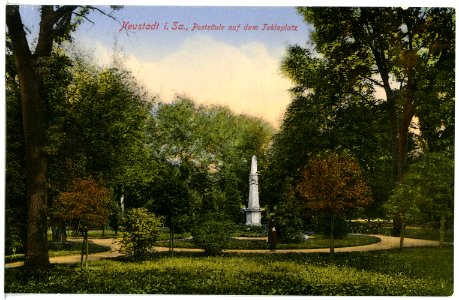 16863-Neustadt-1913-Postsäule auf dem Teklaplatz-Brück & Sohn Kunstverlag