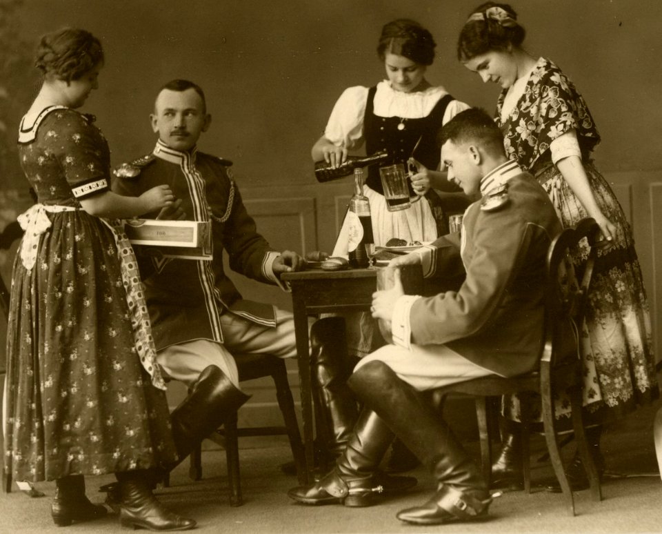 16136-Meißen-1913-Gardereiter Im Quartier-Brück & Sohn Kunstverlag (cropped)