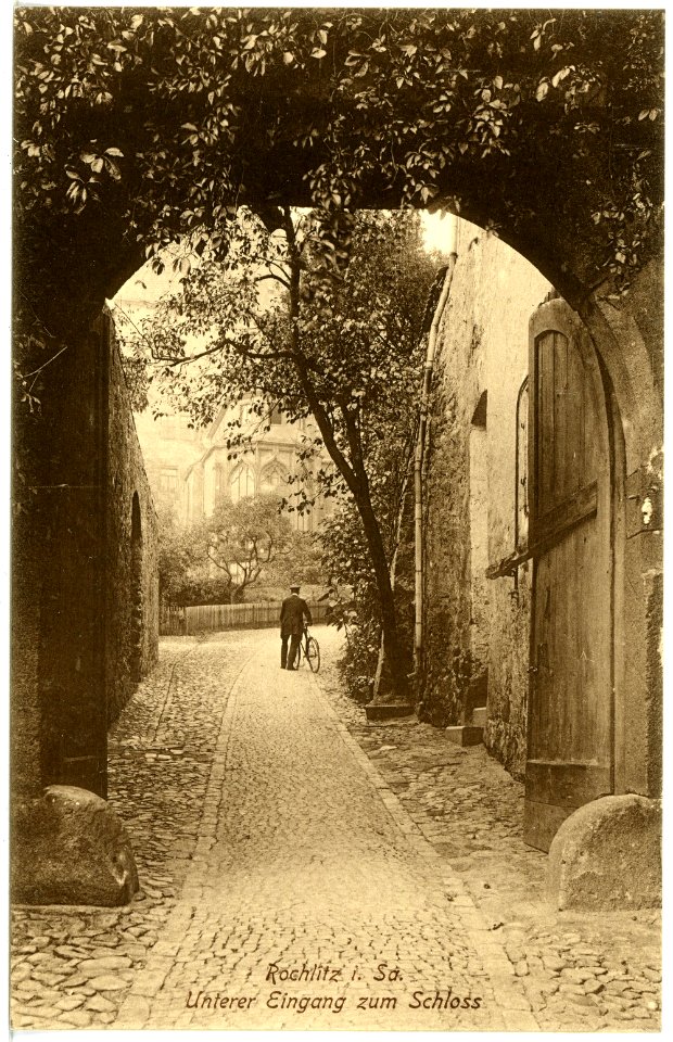 17160-Rochlitz-1913-Unterer Eingang zum Schloß-Brück & Sohn Kunstverlag