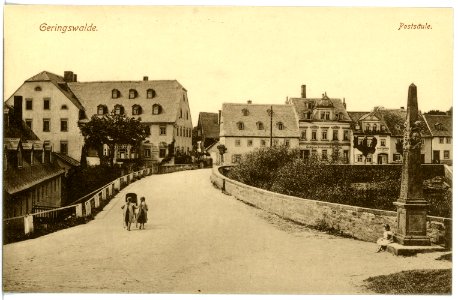 16655-Geringswalde-1913-Straßenansicht mit Postsäule-Brück & Sohn Kunstverlag