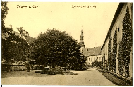 18268-Tetschen-1914-Schloßhof mit Brunnen-Brück & Sohn Kunstverlag