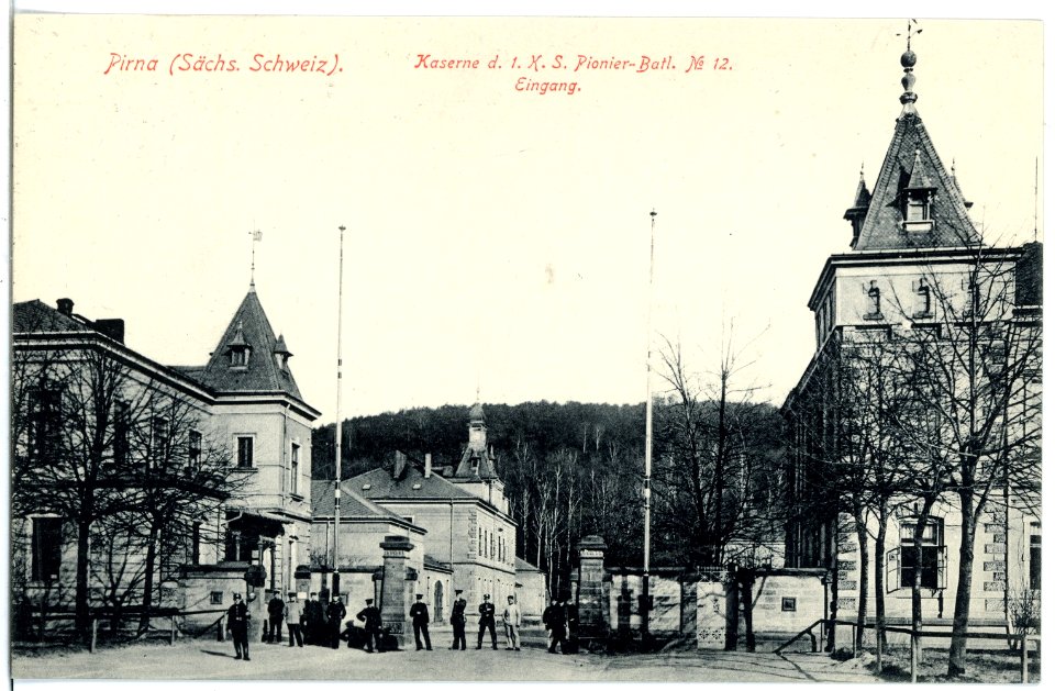 17659-Pirna-1914-Kaserne des 1. Königlich Sächsischen Pionier-Bataillon Nr. 12 - Eingang-Brück & Sohn Kunstverlag