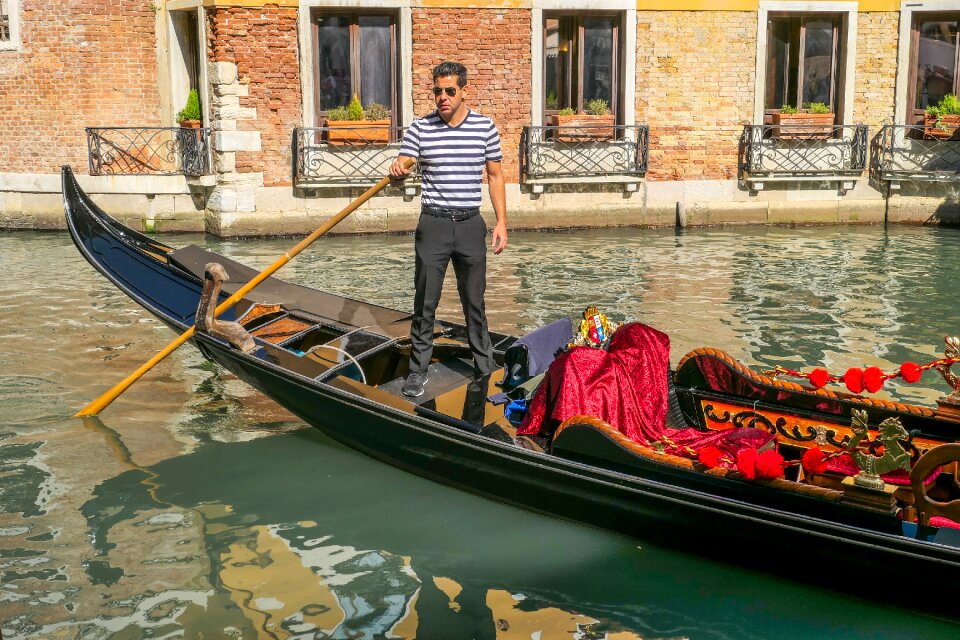 Waters gondolier venice photo