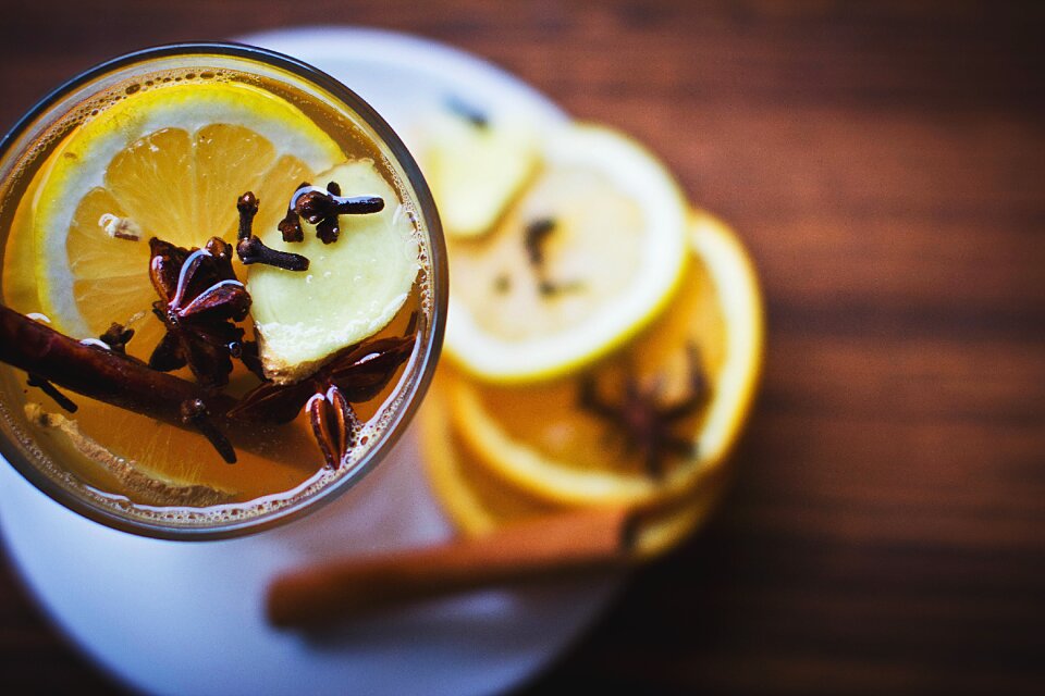 Lemon drinks cinnamon