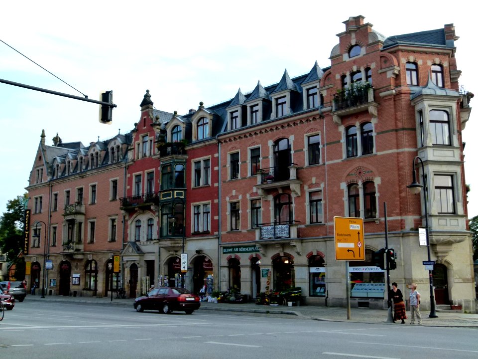 Mietshaus Körnerplatz 2-4-6 in Loschwitz