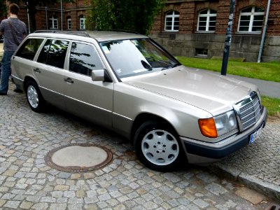 Mercedes Benz 230 TE W 124