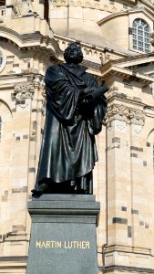 Martin Luther-Denkmal vor der Frauenkirche in Dresden 3