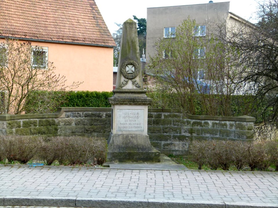 Kriegerdenkmal Liebstädter Straße Pirna 2