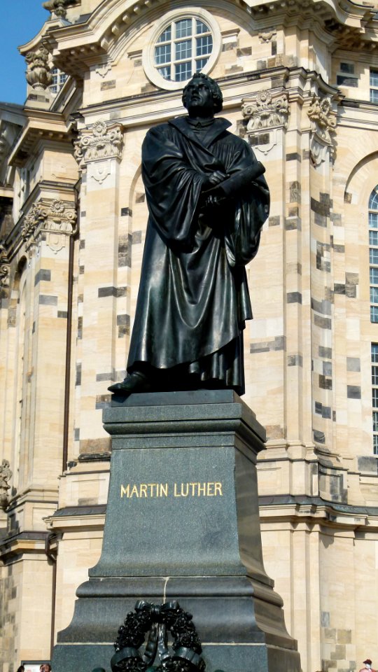 Martin Luther-Denkmal vor der Frauenkirche in Dresden 1
