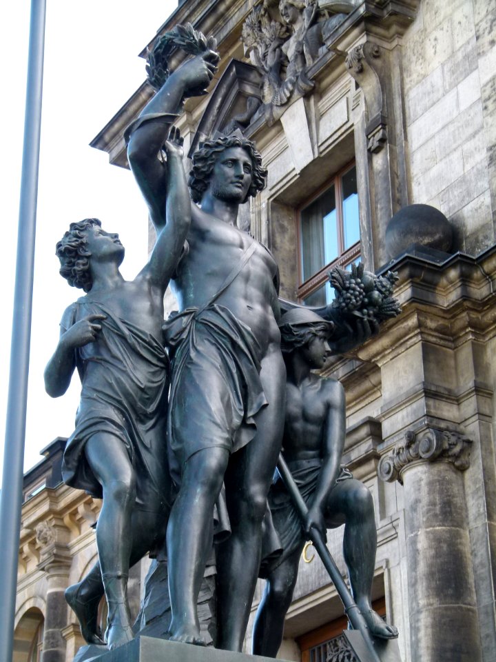 Vier Tageszeiten - Mittag in Dresden 1