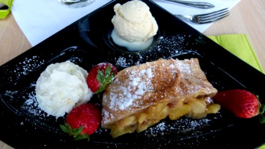 Sächsischer Apfelstrudel