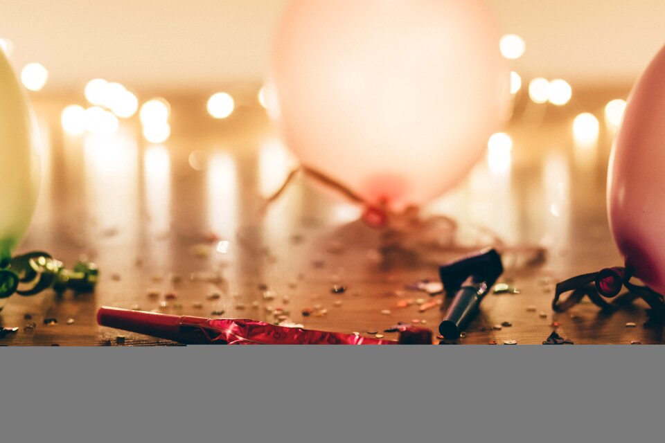 Table reflection bokeh