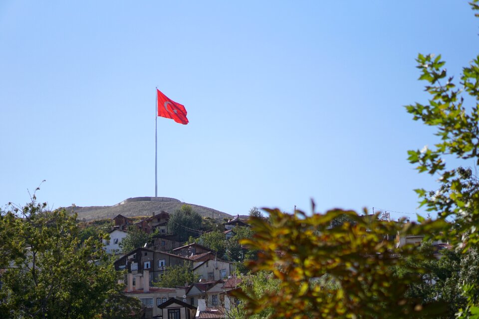 Turkish flag beypazari castle
