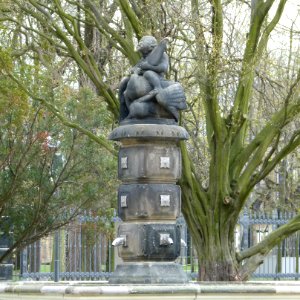 Brunnen Schlosshof 2 Pirna 2