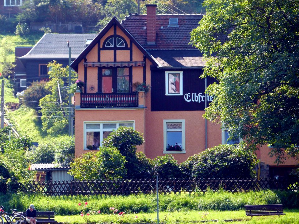 Bahnhofstraße 8a Pötzscha