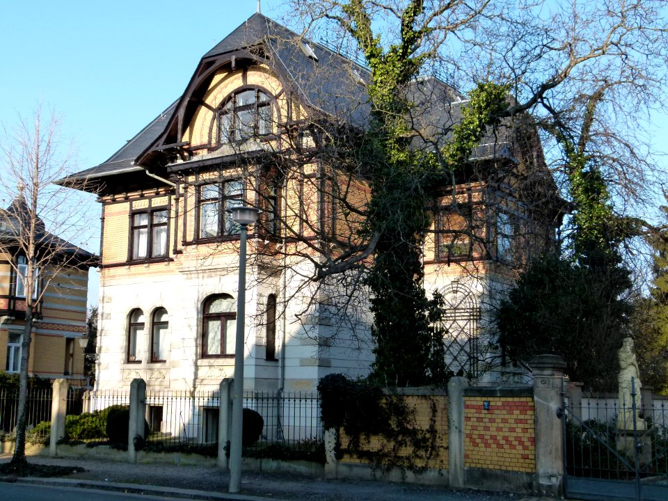 Julius-Otto-Straße 13 Strehlen 1