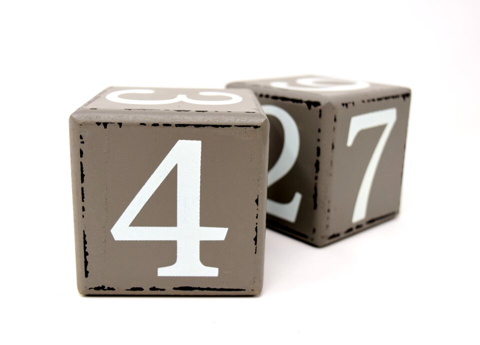 Wood calendar numbers