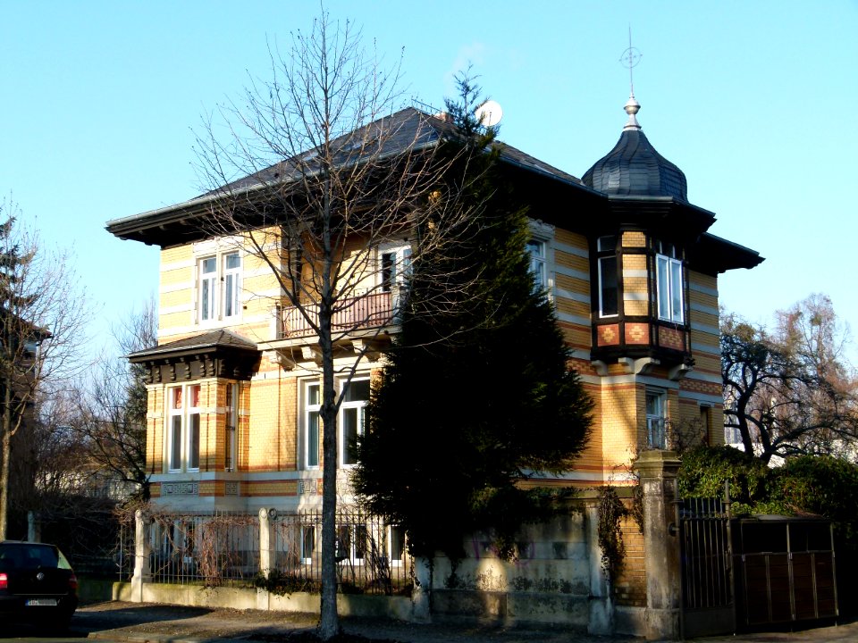 Julius-Otto-Straße 11 Strehlen 1