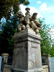 Figurengruppe Eduard-Bilz-Straße Radebeul 1