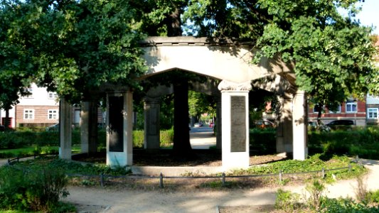 Ehrenmal Kirchplatz Laubegast