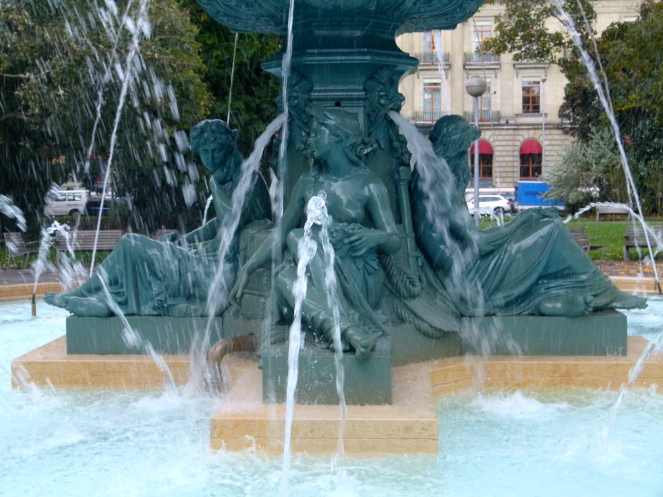 Fontaine Quatre-Saisons Geneve 3