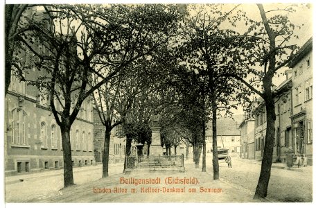 07166-Heiligenstadt-1906-Lindenallee mit Kellnerdenkmal am Seminar-Brück & Sohn Kunstverlag
