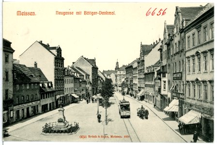 06656-Meißen-1905-Neugasse mit Böttger-Denkmal-Brück & Sohn Kunstverlag