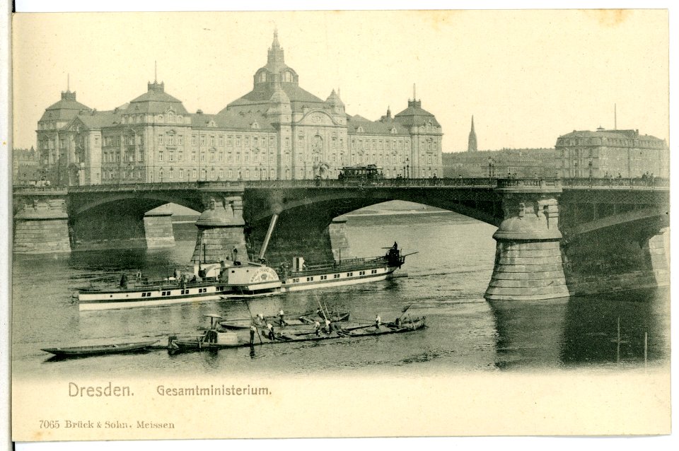 07065-Dresden-1906-Gesamtministerium, August-Brücke, Dampfer Franz-Josef-Brück & Sohn Kunstverlag